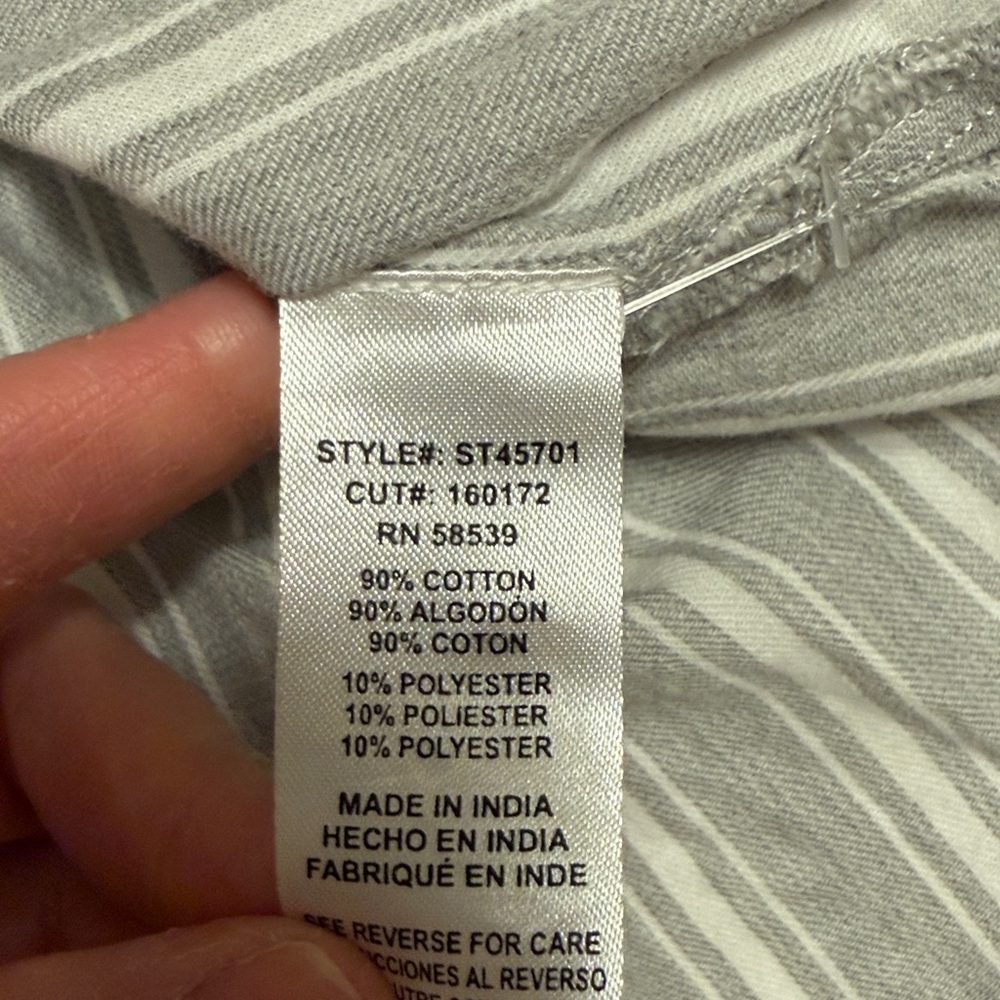 Kut from the Kloth Jasmine Roll Up Sleeve Blouse - Picture 5 of 9